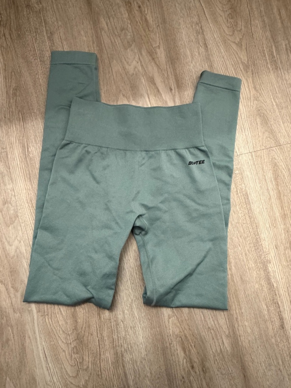 High-Waist Seamless Leggings in Sage Green